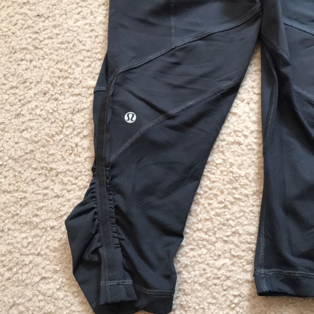 lululemon - Picture 3 of 5